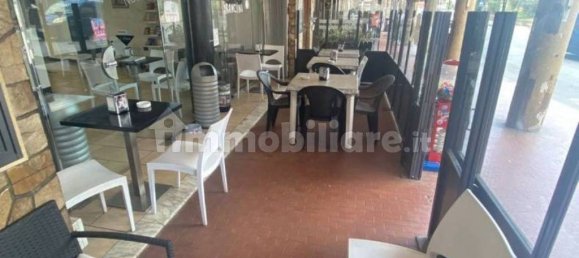 Imóvel comercial de 3 divisões em Vado Ligure, Italy N.º 154353 17