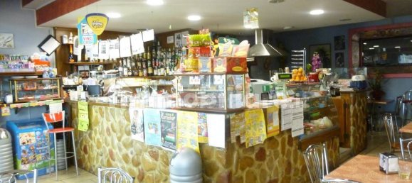 Imóvel comercial de 3 divisões em Vado Ligure, Italy N.º 154353 18