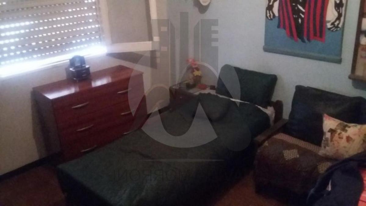 2 bedrooms House in Moron, Argentina No. 94723