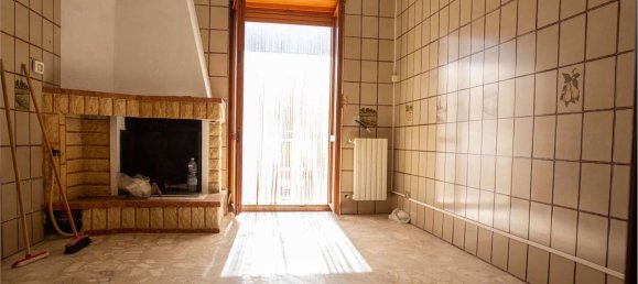 Квартира с 6 комнатами в Челье Мессапика, Италия № 144104 5