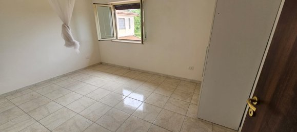 4 rooms Apartment in Cosenza, Italy No. 107449 9