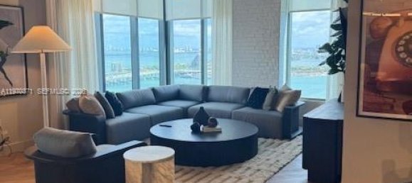  عقار تجاري في Miami, الولايات المتحدة رقم 615748 5