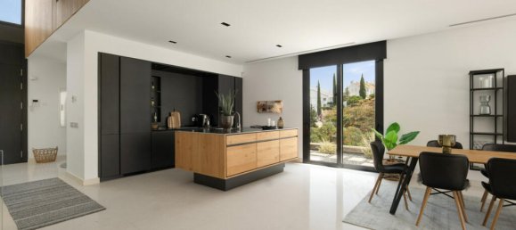 5 bedrooms Villa in Marbella, Spain No. 177877 7