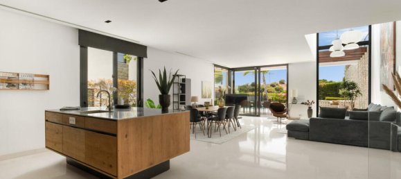 5 bedrooms Villa in Marbella, Spain No. 177877 4