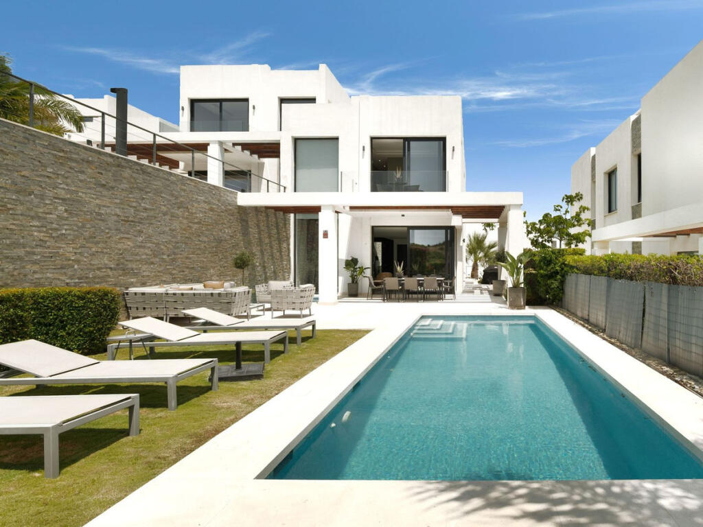 5 bedrooms Villa in Marbella, Spain No. 177877