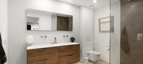 5 bedrooms Villa in Marbella, Spain No. 177877 10