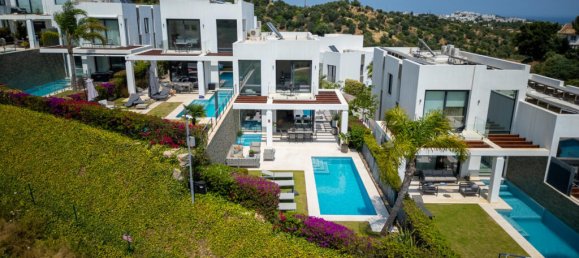 5 bedrooms Villa in Marbella, Spain No. 177877 16