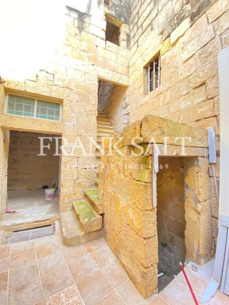 2 bedrooms House in Qormi, Malta No. 1739
