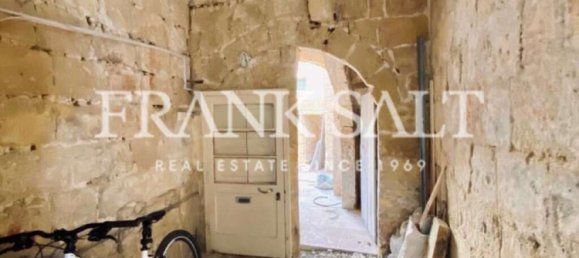 2 bedrooms House in Qormi, Malta No. 1739 2