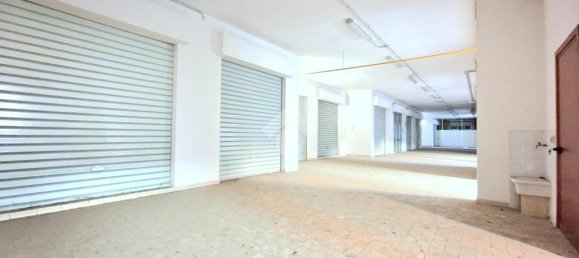 1-Zimmer Gewerbliche Immobilie in Palermo, Italy, Nr. 287977 3