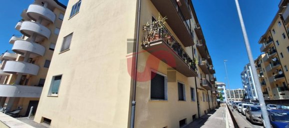 4-salle Appartement à Benevento, Italy No. 259002 6