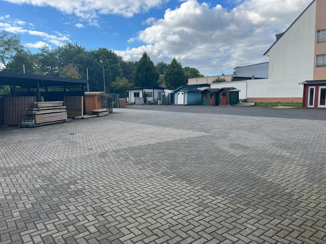  Land in Oberhausen, Germany No. 35700