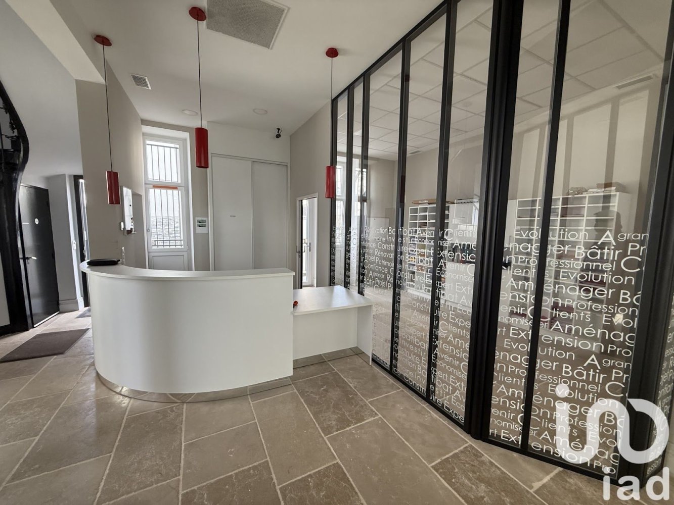 Офис 300м² в Анже, Франция № 295338