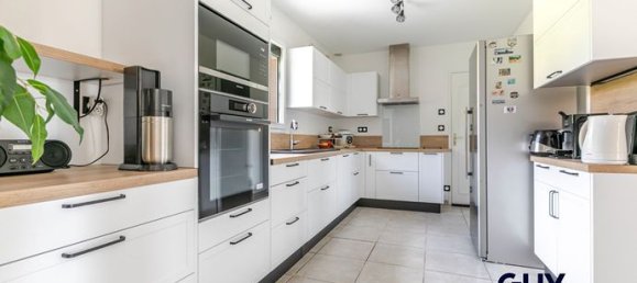 3 Schlafzimmer Haus in Savigny-le-Temple, France, Nr. 282132 2