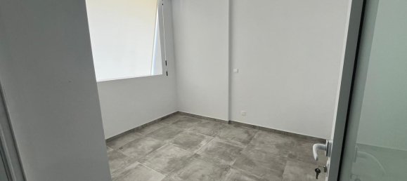 Квартира с 1 спальней в Ларнака, Кипр № 26202 8