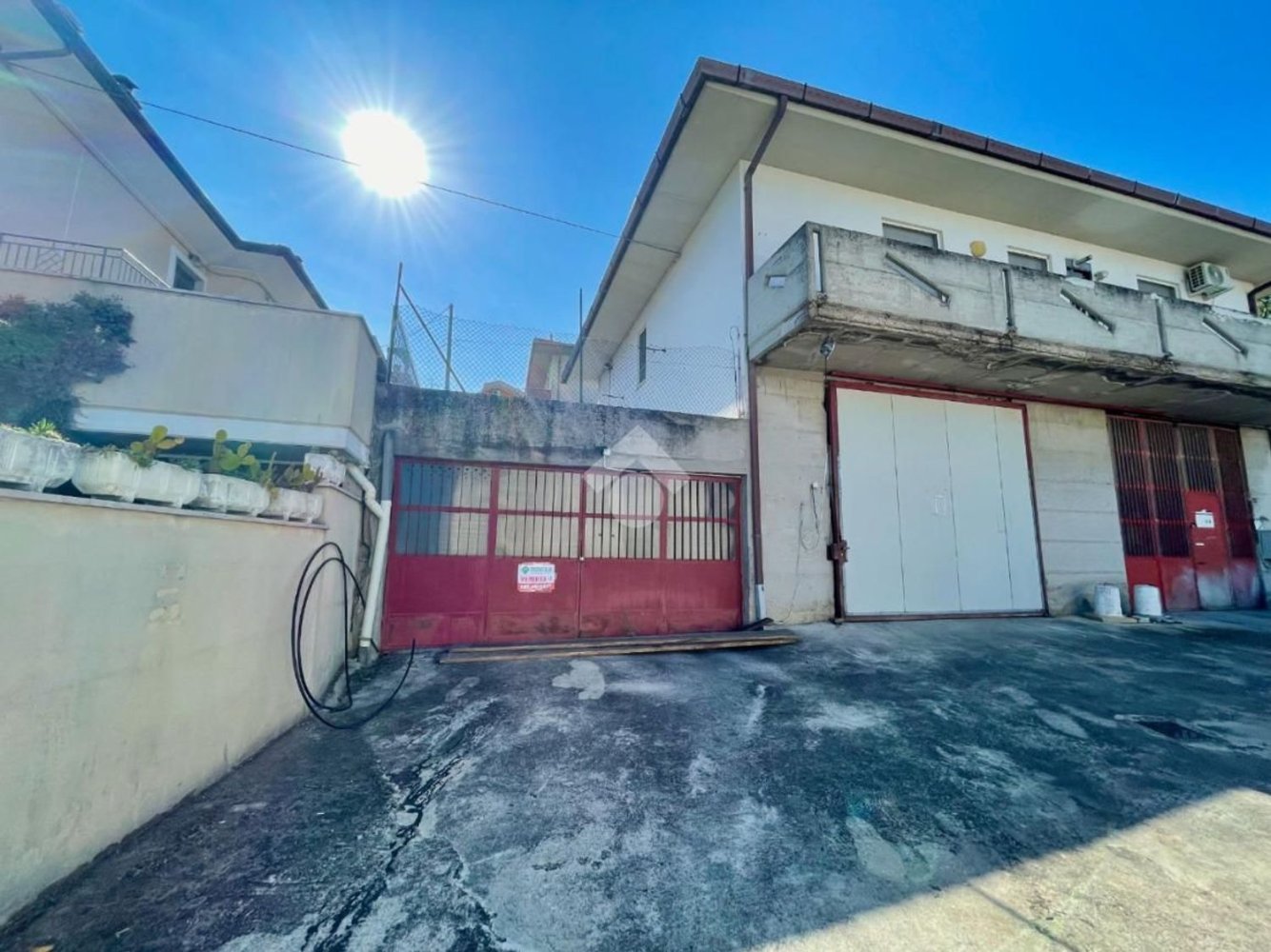 75m² Garage in Cappelle sul Tavo, Italy No. 375176