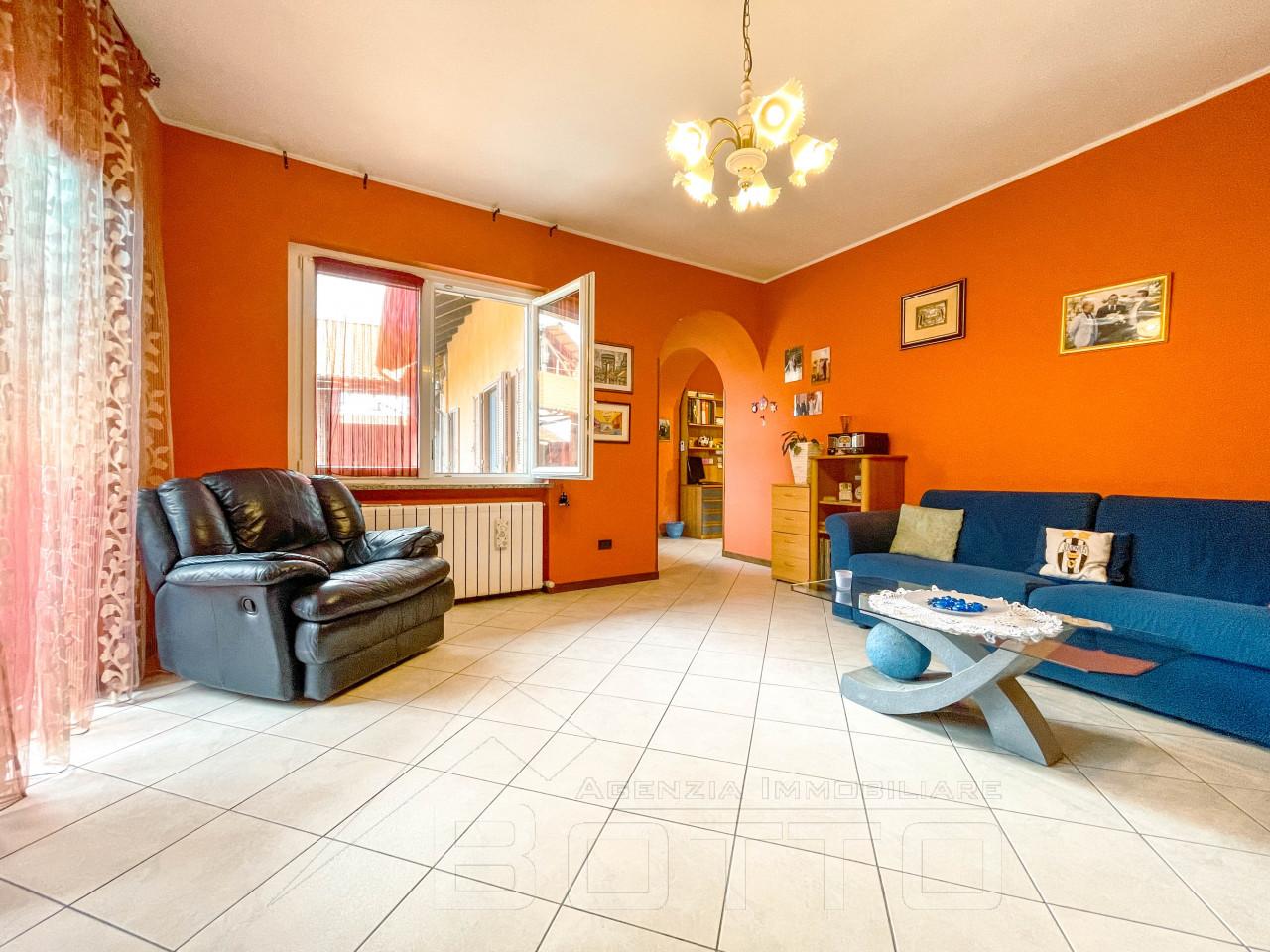 5 rooms House in Cavaglio d'Agogna, Italy No. 123904