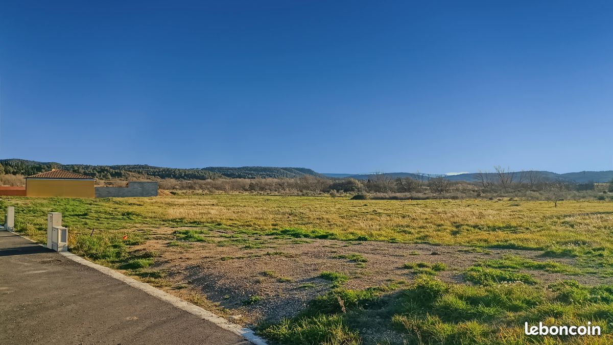 808m² Land in Ferrals-les-Corbieres, France No. 104327
