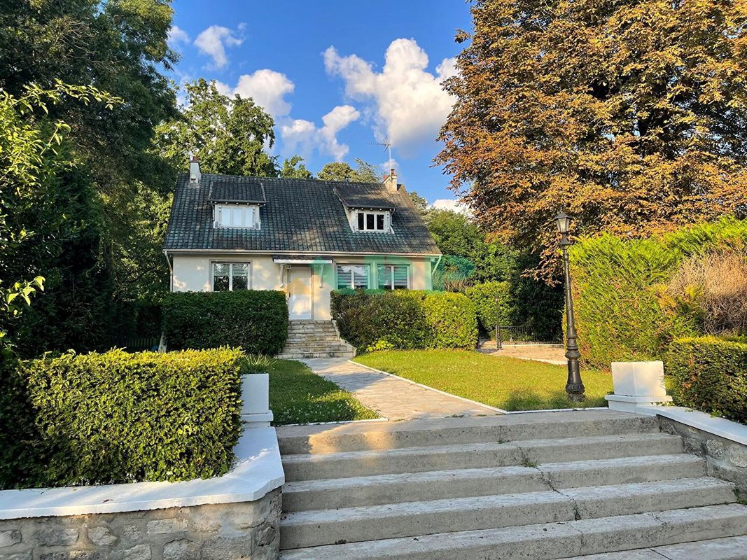 Casa de 4 dormitorios en Draveil, France No. 120865