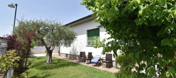 4 rooms Villa in Forte dei Marmi, Italy No. 188632 2