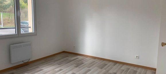 2 bedrooms House in Sainte-Genevieve, France No. 76822 3