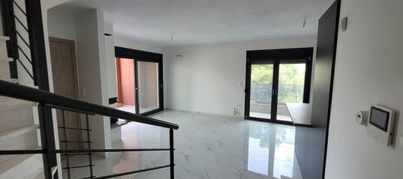 2 bedrooms Property in Kalamaria, Greece No. 2050 2