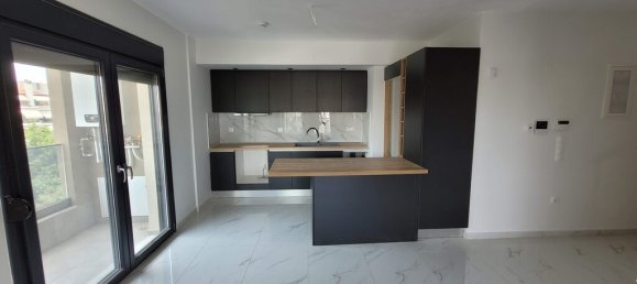 2 bedrooms Property in Kalamaria, Greece No. 2050 3