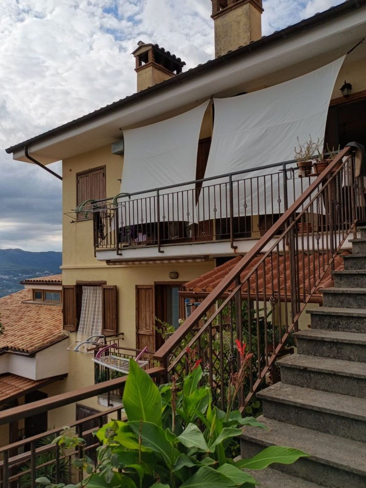 Дуплекс с 4 спальнями в Беллегра, Италия № 256075