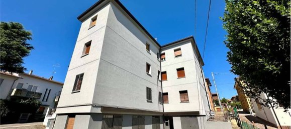 3 bedrooms Apartment in Imola, Italy No. 286933 5