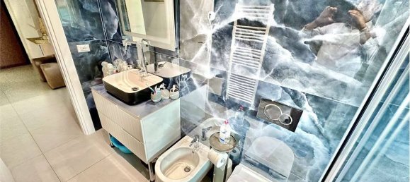 3 bedrooms Apartment in Imola, Italy No. 286933 8