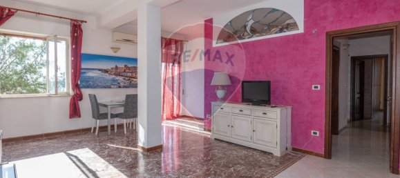 2 bedrooms Apartment in Syracuse, Italy No. 246867 2