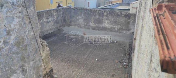 Apartamento de 2 habitaciónes en Adelfia, Italy No. 135154 10