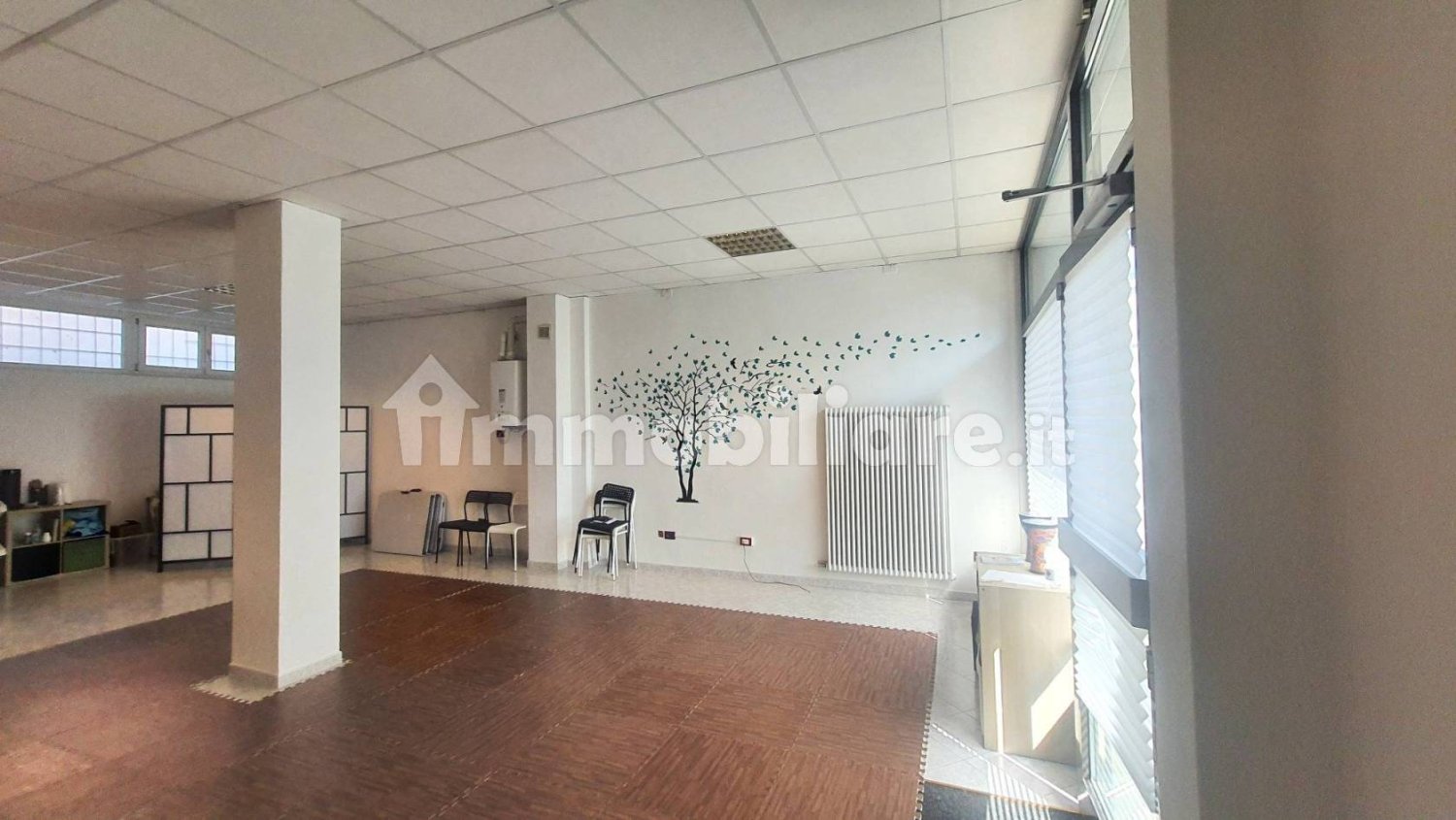 1 room Commercial property in Trento, Italy No. 276536