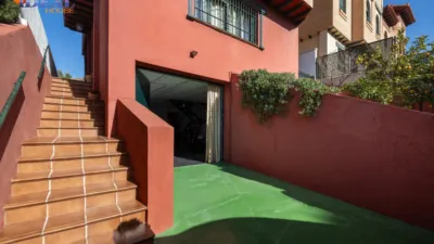 4 bedrooms House in Jun, Spain No. 94776