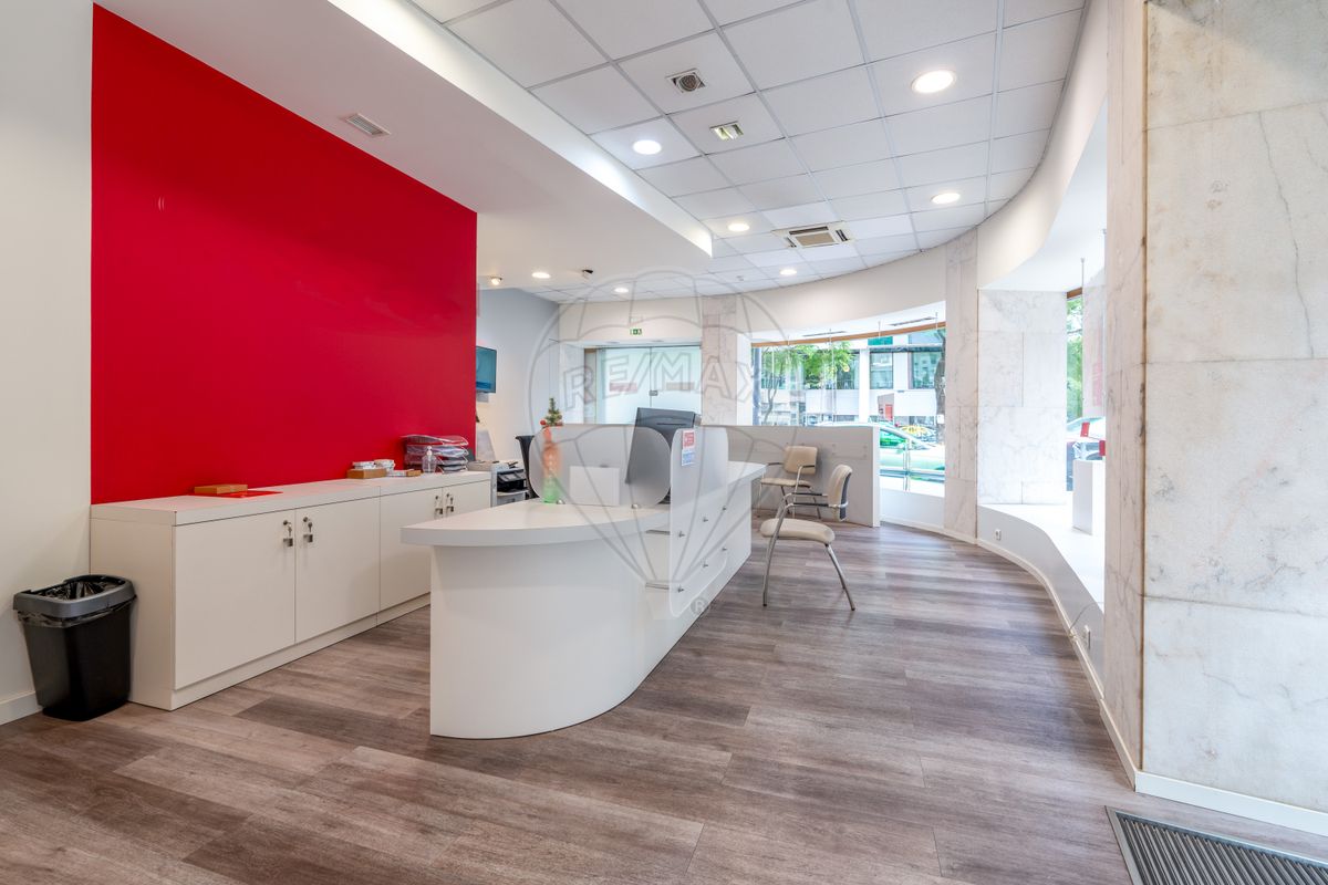 Gewerbliche Immobilie in Lisbon, Portugal 327m², Nr. 10580