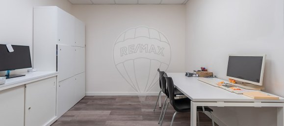 Gewerbliche Immobilie in Lisbon, Portugal 327m², Nr. 10580 9