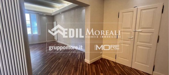 10 bedrooms Apartment in Modena, Italy No. 381662 3