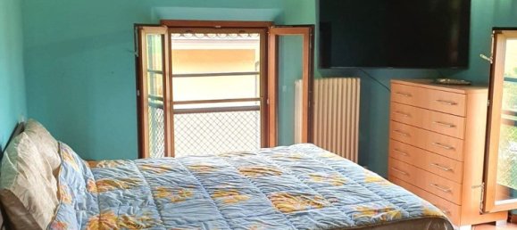 5 bedrooms Apartment in Parma, Italy No. 380378 11