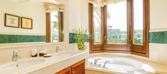 Вилла с 7 спальнями в Малага, Испания № 151297 32