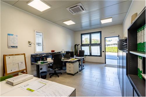 Коммерческая недвижимость 270м² в Инвериго, Италия № 308530