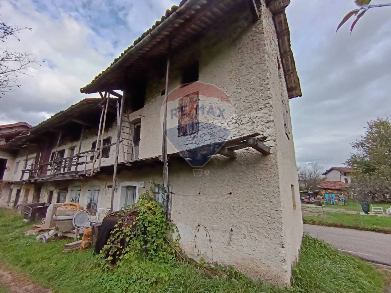 5 rooms House in Feltre, Italy No. 354363