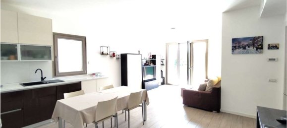 3 rooms Apartment in Inverigo, Italy No. 333696 6