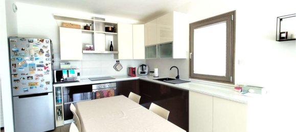 3 rooms Apartment in Inverigo, Italy No. 333696 8