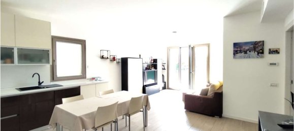 3 rooms Apartment in Inverigo, Italy No. 333696 3