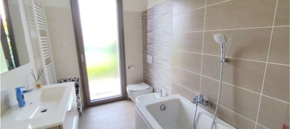 3 rooms Apartment in Inverigo, Italy No. 333696 16