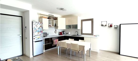 3 rooms Apartment in Inverigo, Italy No. 333696 5