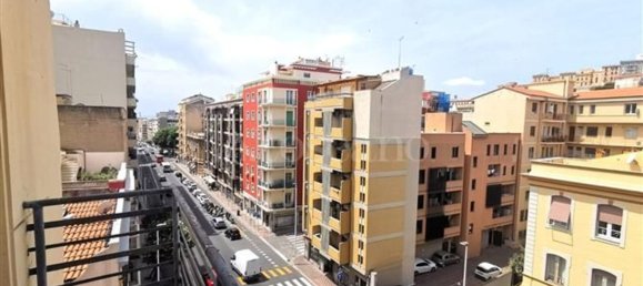 8غرفة شقة في Cagliari, Italy رقم 75840 11