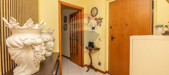 4 bedrooms Apartment in Caltagirone, Italy No. 311987 8