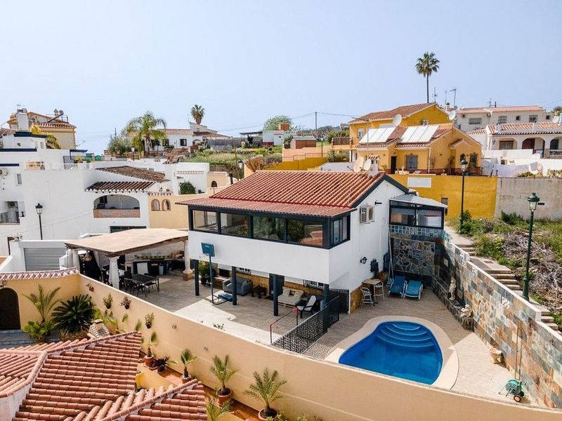 3 غرف نوم فيلا في Nerja, Spain رقم 229979