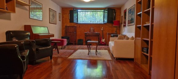 Gewerbliche Immobilie in Albinea, Italy 42m², Nr. 341147 4